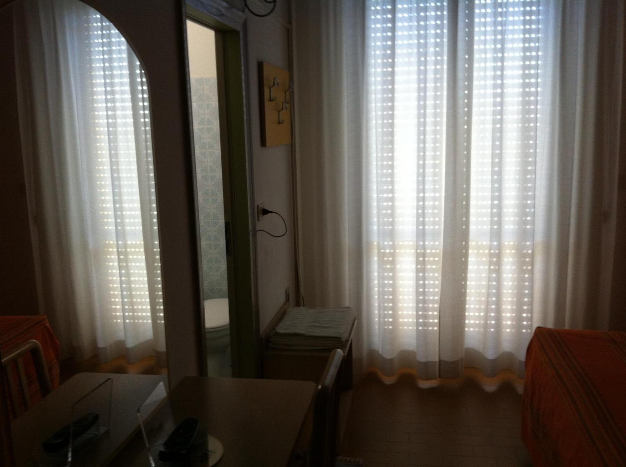 Hotel Viking Римини Экстерьер фото