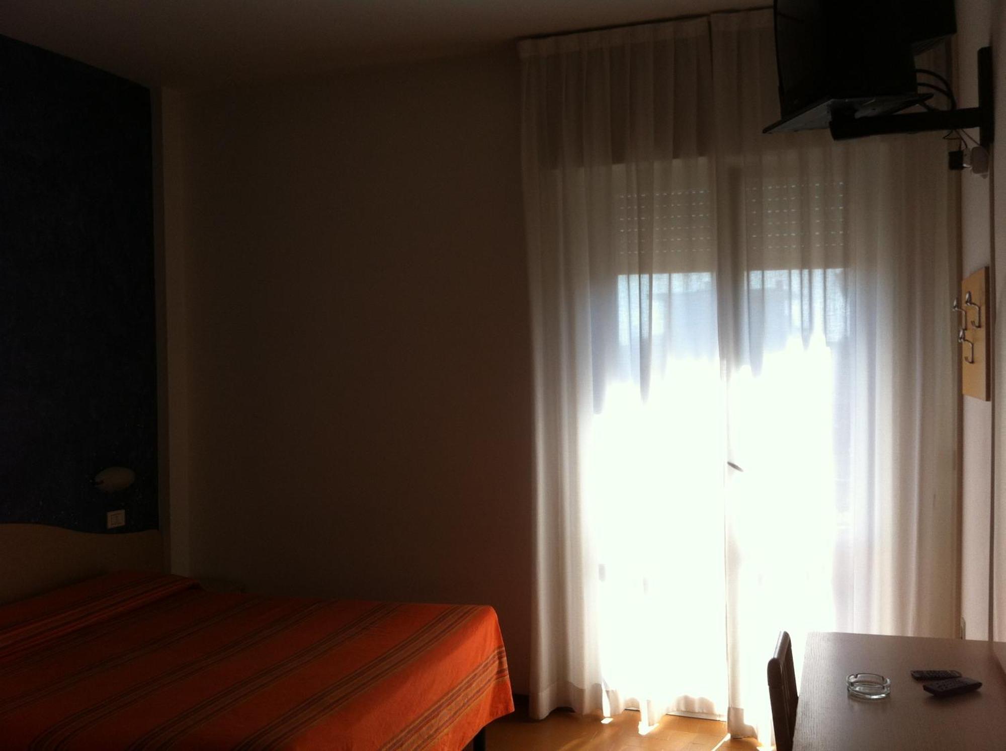 Hotel Viking Римини Экстерьер фото