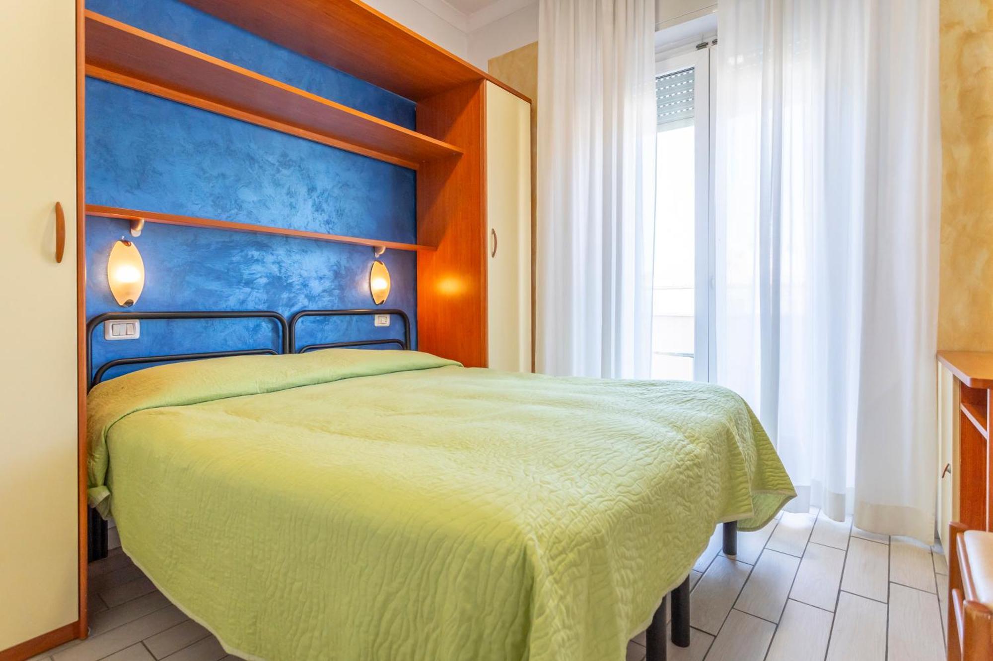 Hotel Viking Римини Экстерьер фото