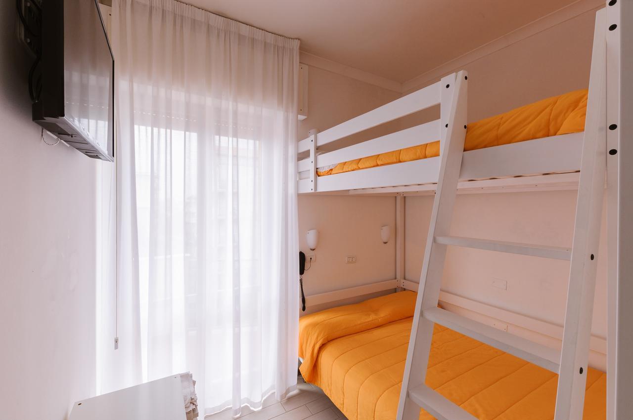 Hotel Viking Римини Экстерьер фото