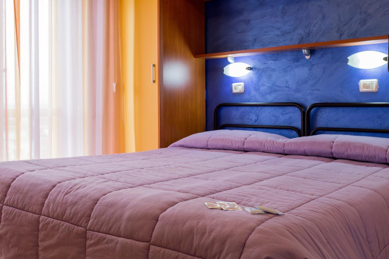 Hotel Viking Римини Экстерьер фото