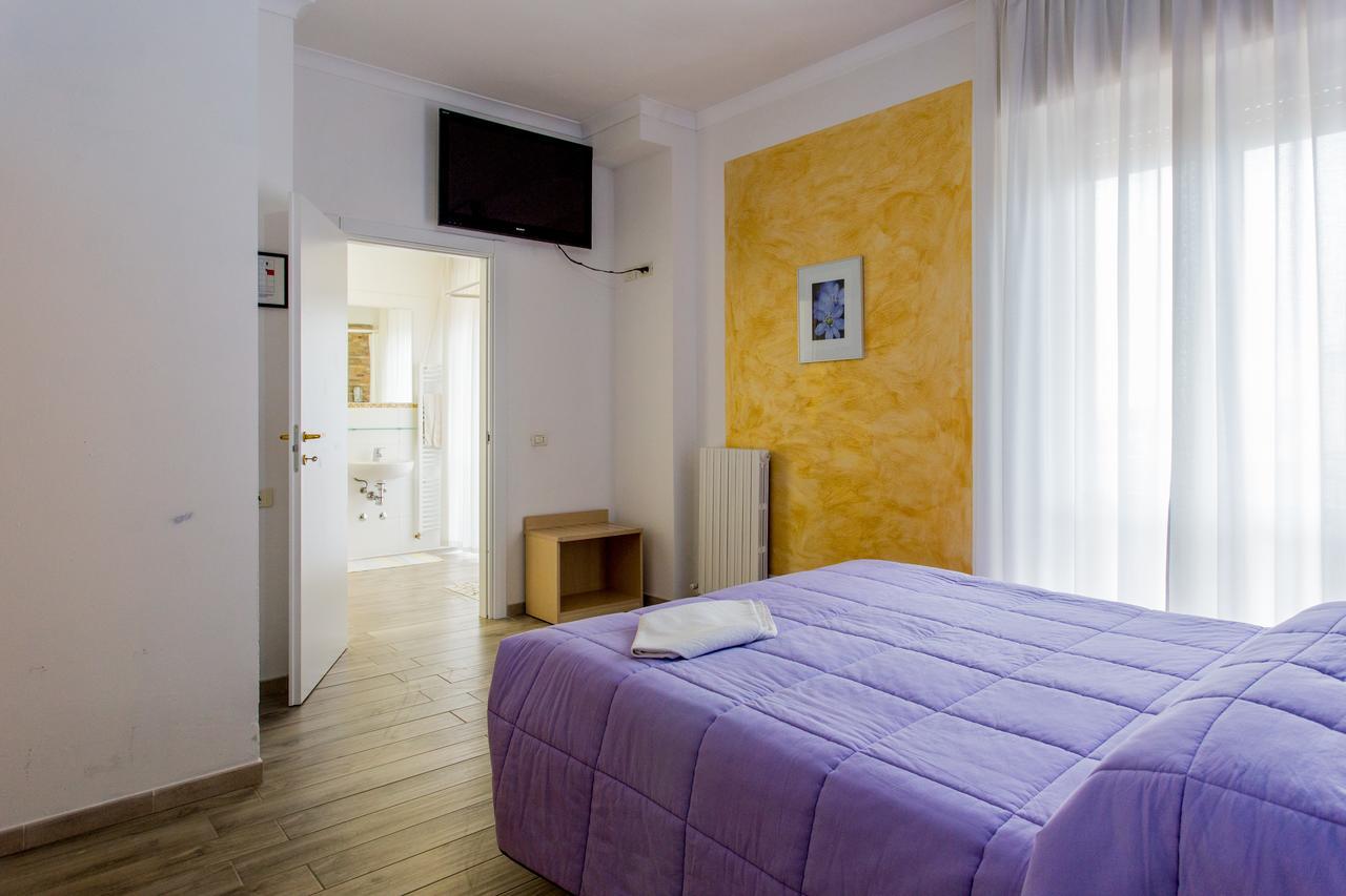 Hotel Viking Римини Экстерьер фото