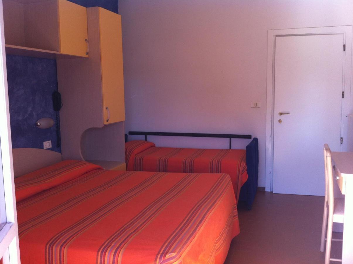 Hotel Viking Римини Экстерьер фото